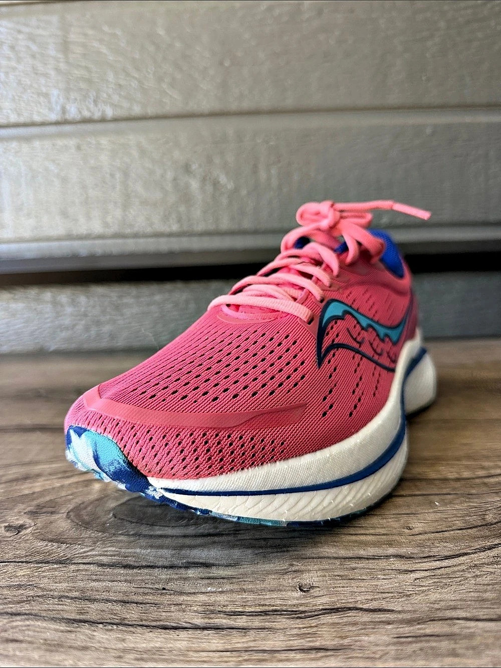 Saucony Triumph 20 Athletic Women’s Shoes Pink & Blue US 11/ EUR 43
